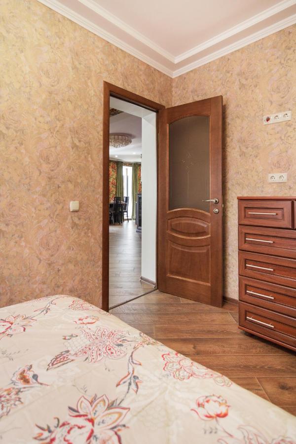 Deribasovskay Street Apartments Odesa Exterior photo